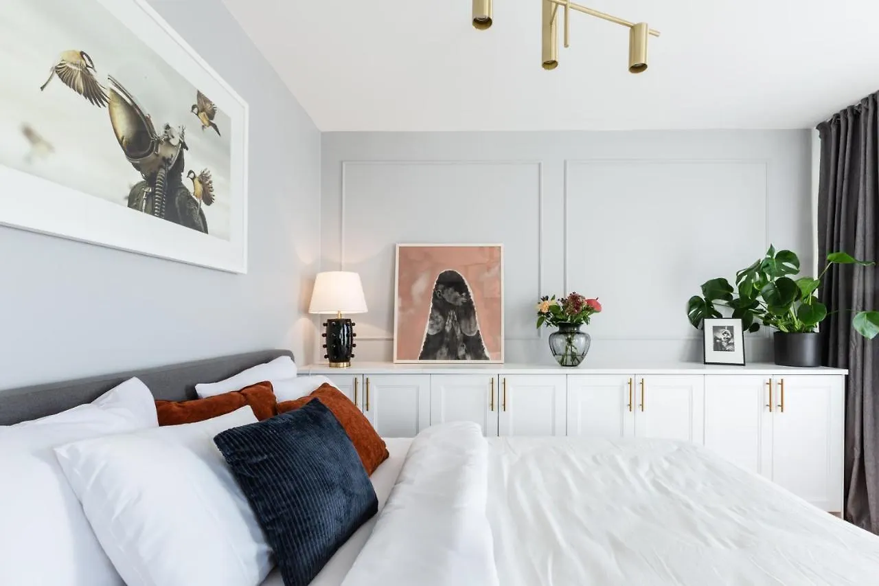 Turnkey I Angelo Roma Apartments Praga
