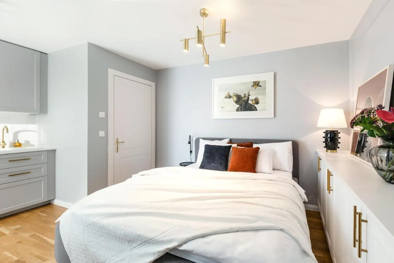 Turnkey I Angelo Roma Apartments Praga