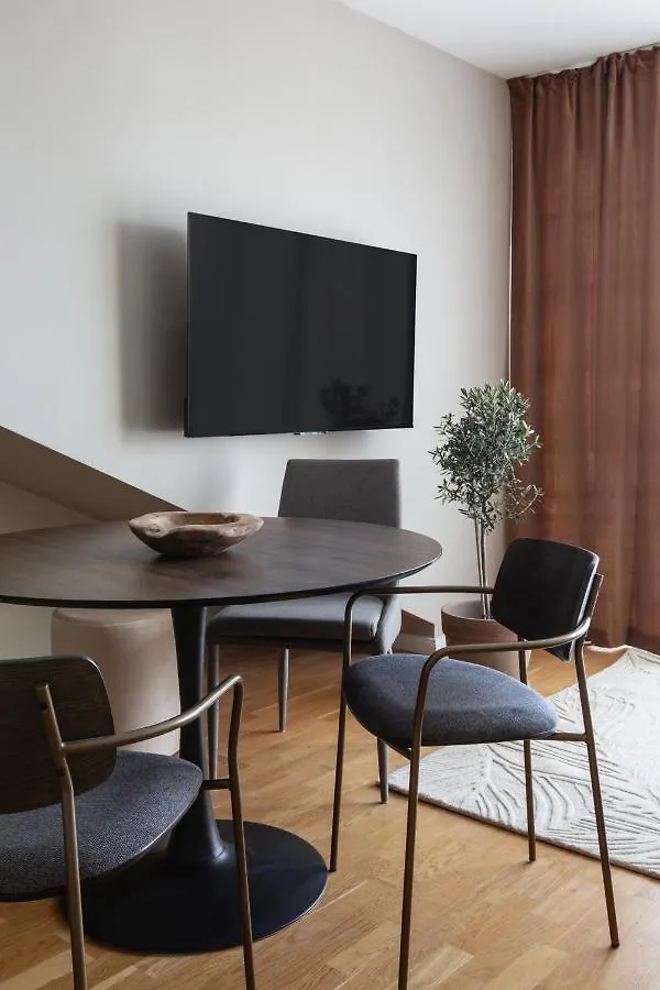 Turnkey I Angelo Roma Apartments Praga
