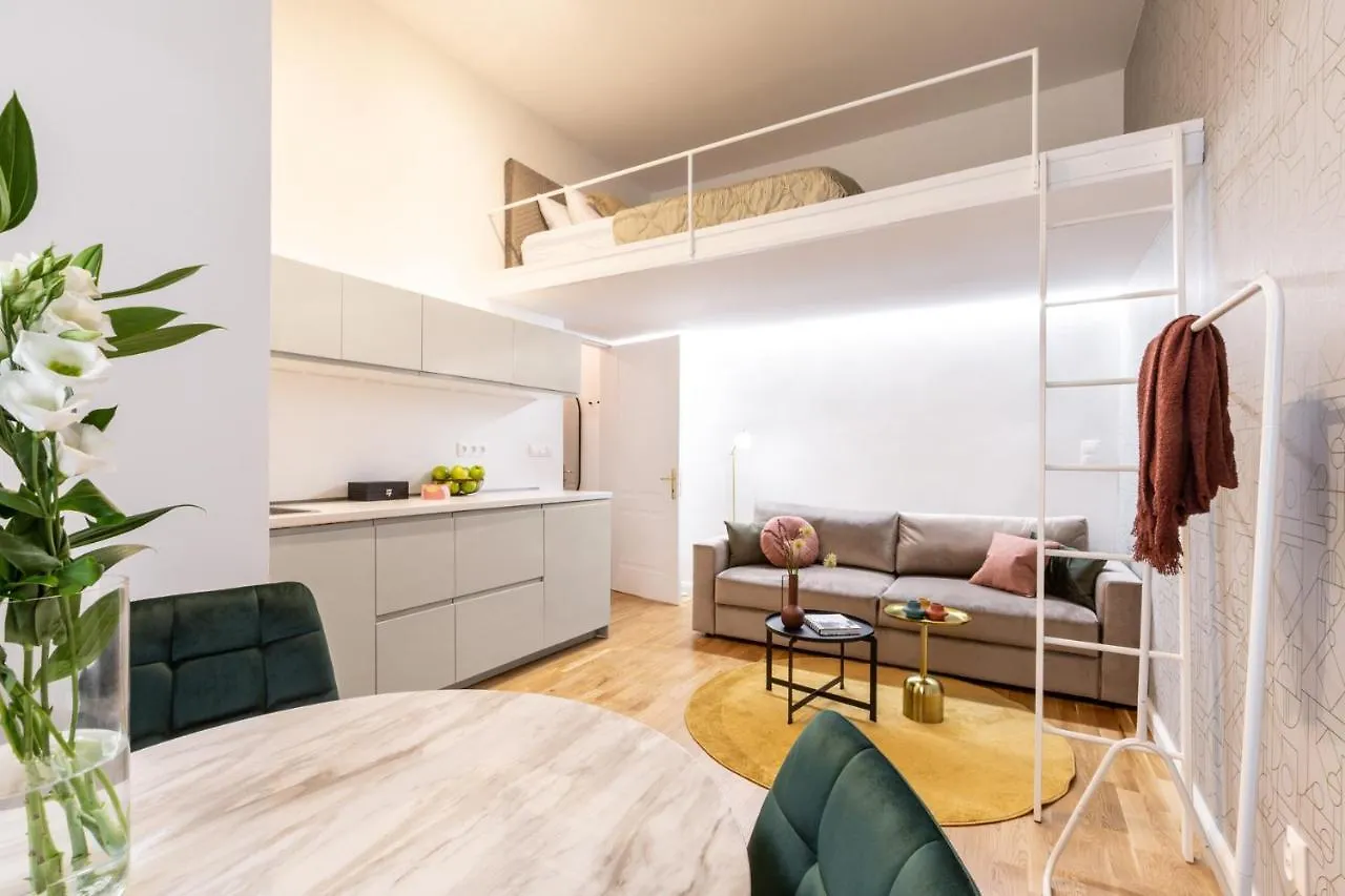 Turnkey I Angelo Roma Apartments براغ