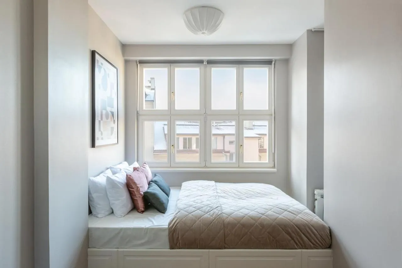 Turnkey I Angelo Roma Apartments Praga