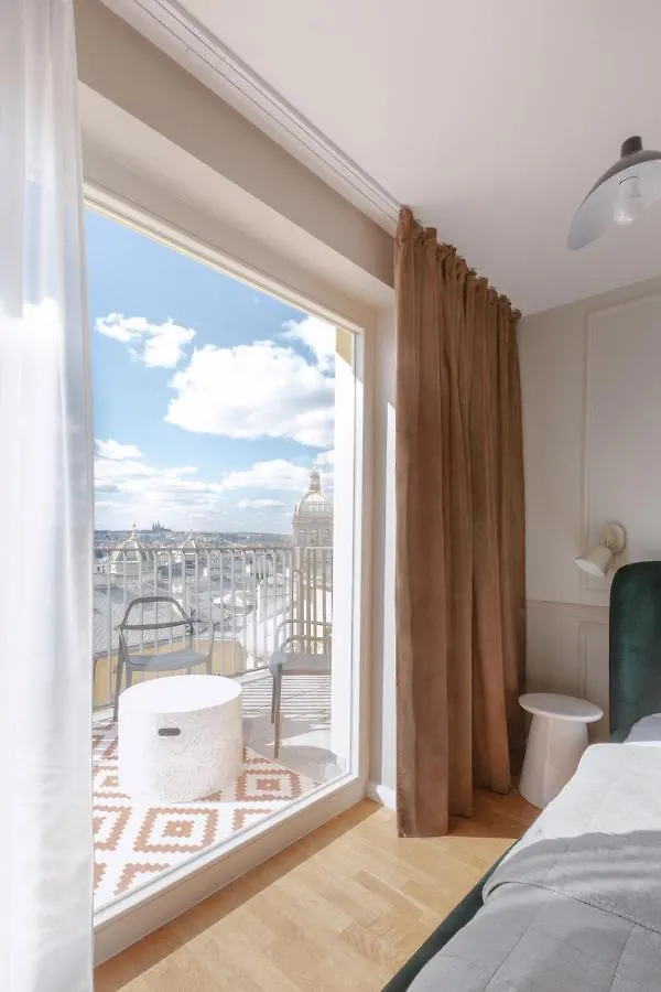 Turnkey I Angelo Roma Apartments Praga
